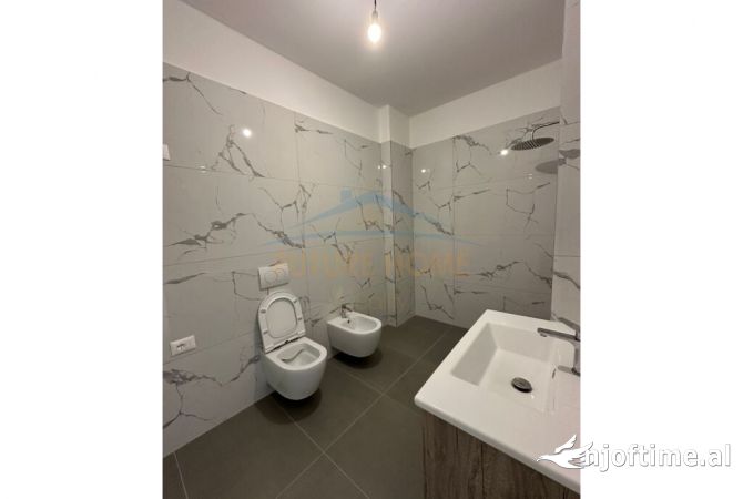 Shtepi ne shitje Apartament ne Durres, 1+1, Mobilimi Bosh, pa mobiluar, Pagesa 148,000  Euro.