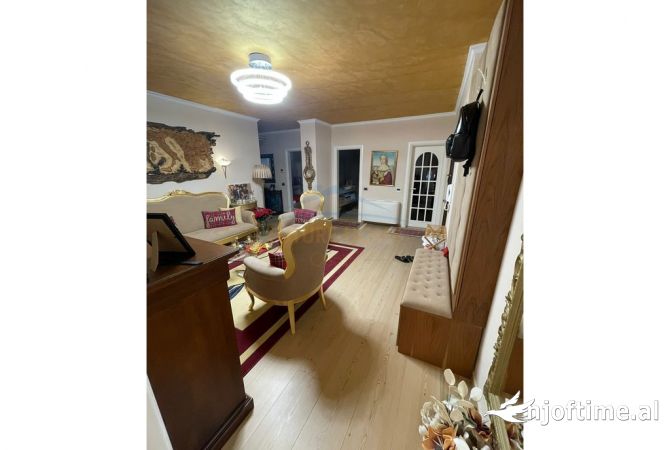 Shtepi ne shitje Apartament ne Durres, 3+1, Mobilimi E mobiluar, Pagesa 300,000  Euro.