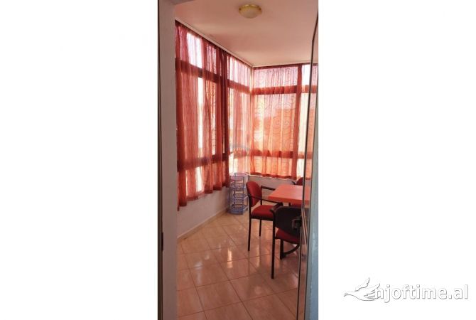 Shtepi me qera 1+1 ne Durres - 300 Euro