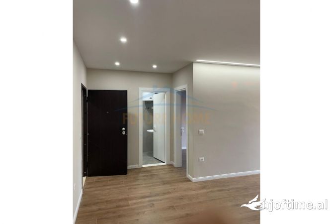 Shtepi ne shitje Apartament ne Durres, 1+1, Mobilimi Bosh, pa mobiluar, Pagesa 105,000  Euro.