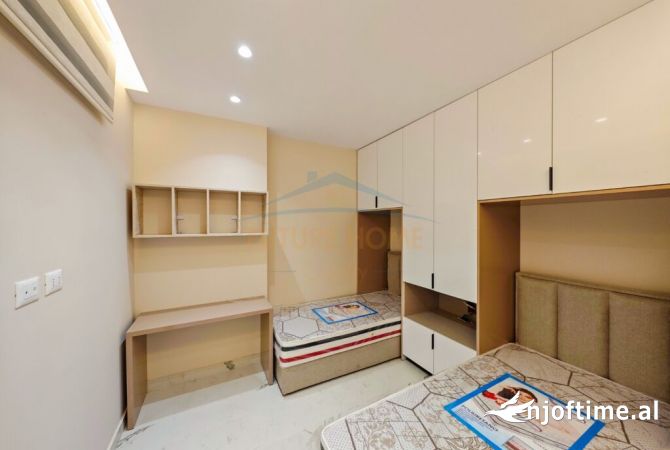 Shtepi ne shitje Apartament ne Durres, 2+1, Mobilimi E mobiluar, Pagesa 115,000  Euro.