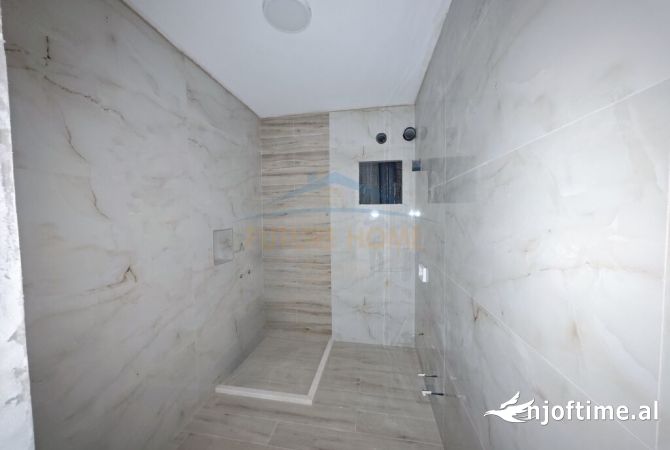 Shtepi ne shitje Apartament ne Durres, 2+1, Mobilimi Bosh, pa mobiluar, Pagesa 81,000  Euro.