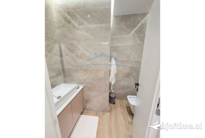 Shtepi ne shitje Apartament ne Tirane, 3+1, Mobilimi E mobiluar, Pagesa 300,000  Euro.