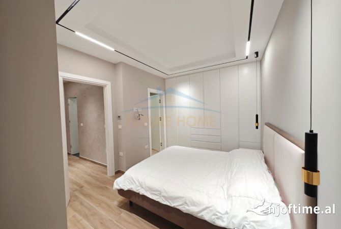 Shtepi ne shitje Apartament ne Tirane, 3+1, Mobilimi E mobiluar, Pagesa 300,000  Euro.