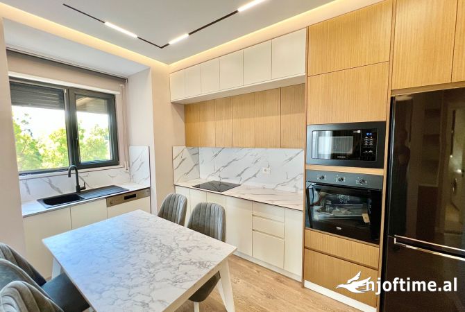 Shtepi me qera Apartament ne Tirane, 2+1, Mobilimi E mobiluar, Pagesa 1,100  Euro.