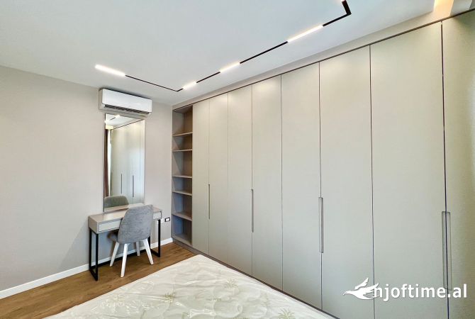 Shtepi me qera Apartament ne Tirane, 2+1, Mobilimi E mobiluar, Pagesa 1,100  Euro.