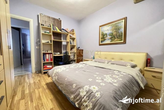 Shtepi ne shitje Apartament ne Tirane, 3+1, Mobilimi E mobiluar, Pagesa 320,000  Euro.