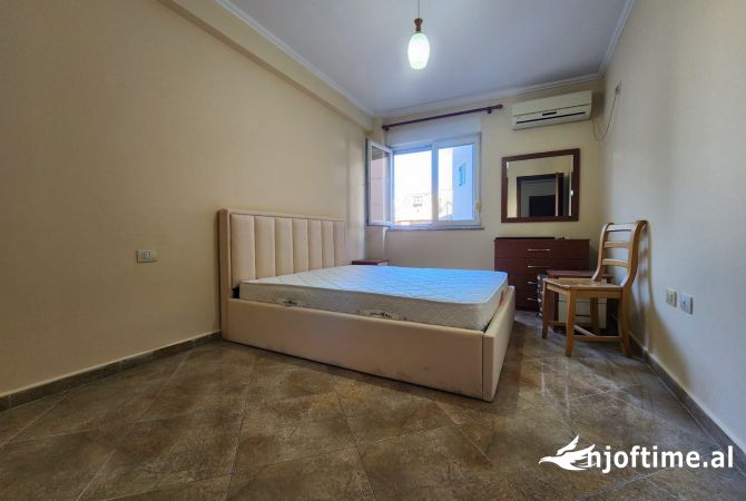 Shtepi me qera Apartament ne Tirane, 1+1, Mobilimi E mobiluar, Pagesa 550  Euro.