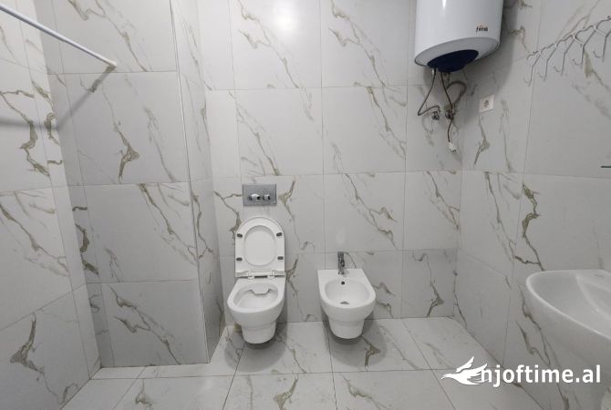 Shtepi me qera Apartament ne Tirane, 2+1, Mobilimi E mobiluar, Pagesa 500  Euro.