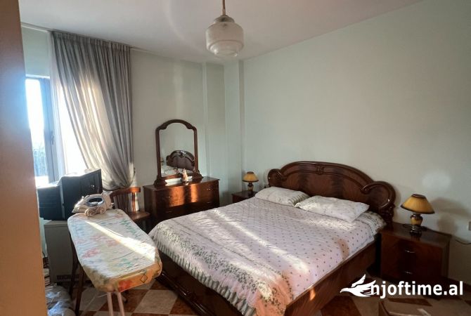 Shtepi me qera Apartament ne Tirane, 2+1, Mobilimi E mobiluar, Pagesa 550  Euro.