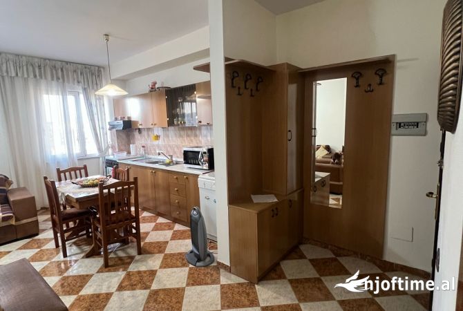 Shtepi me qera Apartament ne Tirane, 2+1, Mobilimi E mobiluar, Pagesa 550  Euro.