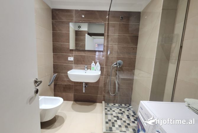 Shtepi ne shitje Apartament ne Tirane, 2+1, Mobilimi E mobiluar, Pagesa 250,000  Euro.