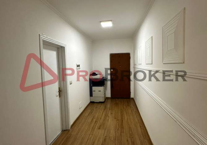 Ambient biznesi me qera 3+1 ne Tirane - 700 Euro
