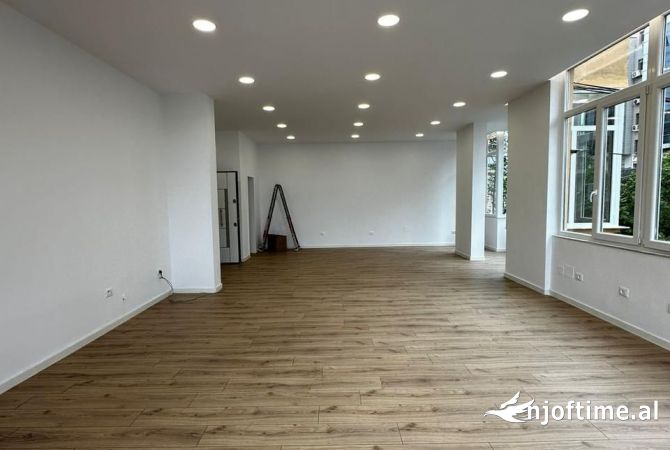 Ambient biznesi ne shitje 3+1 ne Tirane - 230,000 Euro