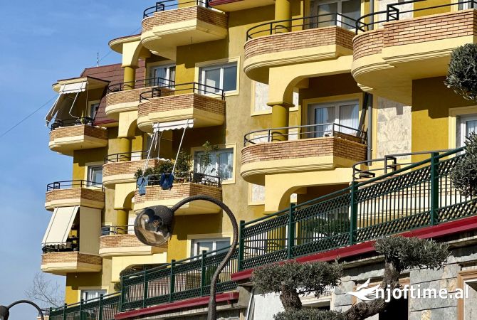 Shtepi ne shitje Apartament ne Tirane, 3+1, Mobilimi Bosh, pa mobiluar, Pagesa 228,000  Euro.