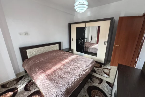 Shtepi me qera Apartament ne Tirane, 2+1, Mobilimi E mobiluar, Pagesa 650  Euro.