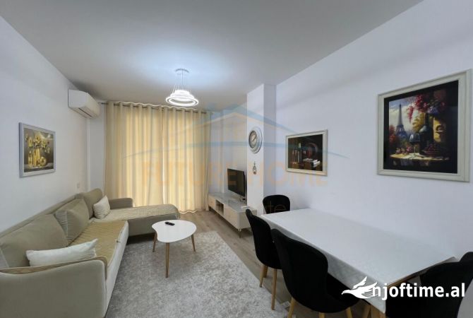Shtepi me qera 2+1 ne Tirane - 650 Euro