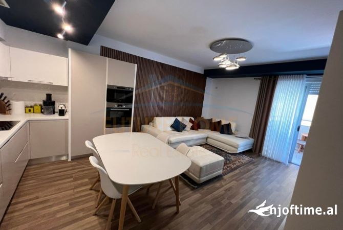 Shtepi me qera 2+1 ne Tirane - 750 Euro