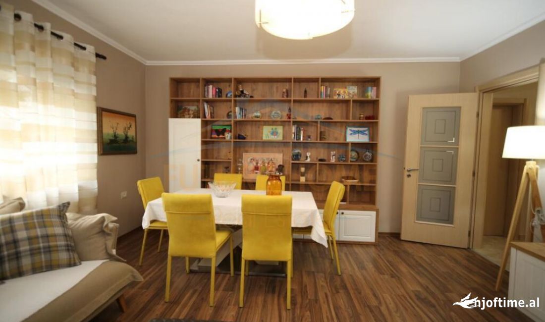 Shtepi me qera Apartament ne Tirane, 2+1, Mobilimi E mobiluar, Pagesa 750  Euro.