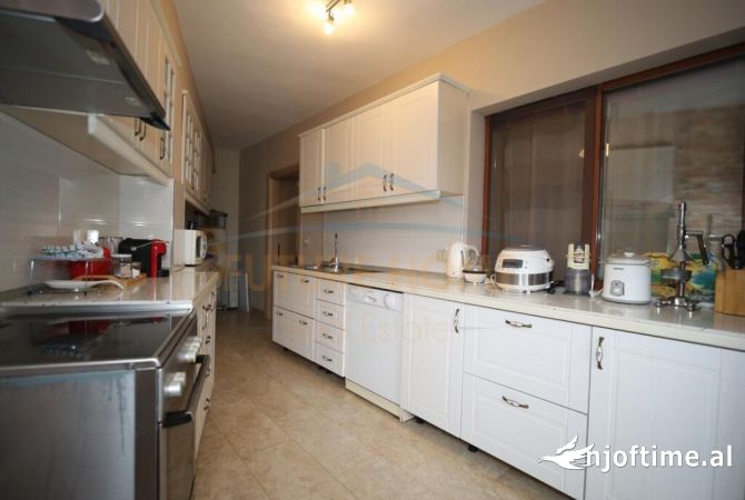 Shtepi me qera Apartament ne Tirane, 2+1, Mobilimi E mobiluar, Pagesa 750  Euro.