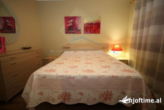 Shtepi me qera Apartament ne Tirane, 2+1, Mobilimi E mobiluar, Pagesa 750  Euro.
