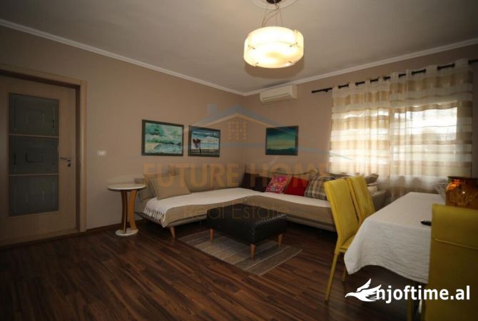 Shtepi me qera Apartament ne Tirane, 2+1, Mobilimi E mobiluar, Pagesa 750  Euro.