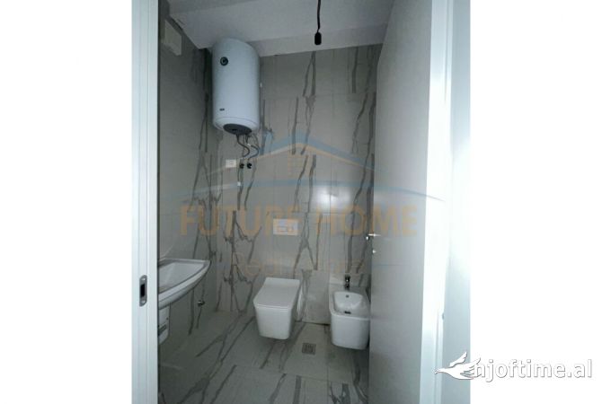 Shtepi me qera Apartament ne Tirane, 3+1, Mobilimi Bosh, pa mobiluar, Pagesa 500  Euro.