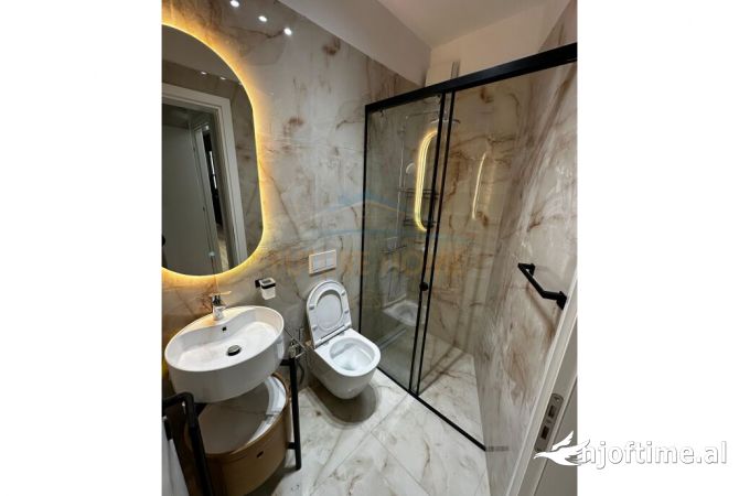 Shtepi me qera Apartament ne Tirane, 2+1, Mobilimi E mobiluar, Pagesa 1,100  Euro.