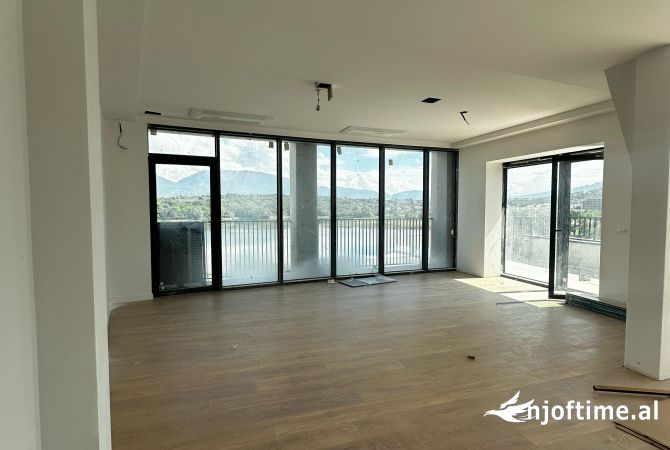 Ambient biznesi me qera 1+1 ne Tirane - 2,500 Euro