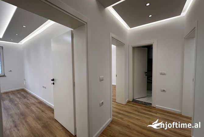 Ambient biznesi me qera 3+1 ne Tirane - 1,100 Euro