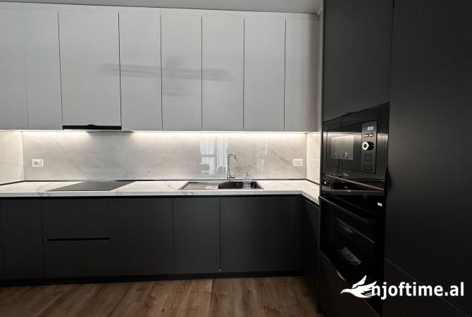 Shtepi me qera 2+1 ne Tirane - 1,500 Euro