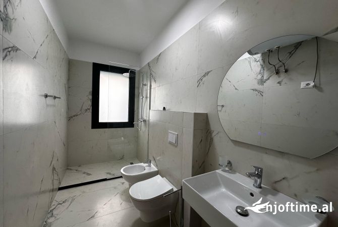 Shtepi me qera 2+1 ne Tirane - 1,500 Euro
