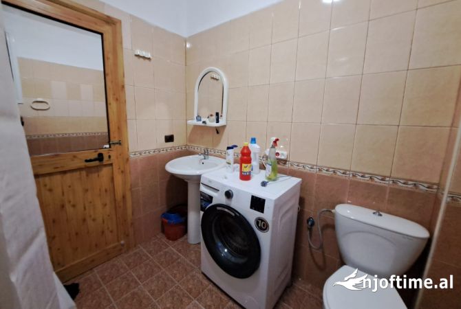 Shtepi me qera Apartament ne Tirane, 1+1, Mobilimi E mobiluar, Pagesa 450  Euro.