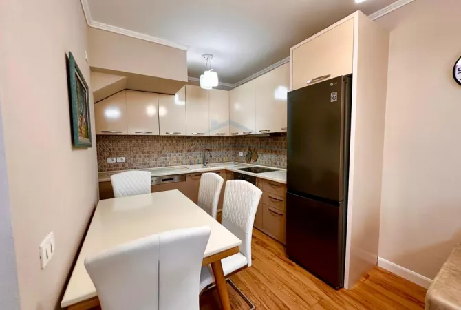 Shtepi me qera 2+1 ne Tirane - 700 Euro