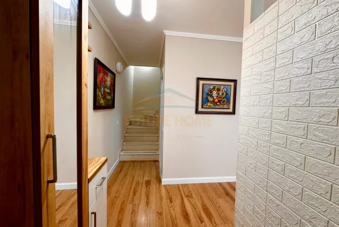 Shtepi me qera 2+1 ne Tirane - 700 Euro