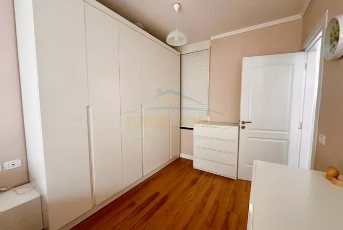 Shtepi me qera Duplex(shtepi me 2 kate) ne Tirane, 2+1, Mobilimi E mobiluar, Pagesa 700  Euro.