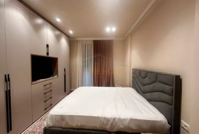 Casa in affitto 1+1 a Tirana - 1,000 Euro