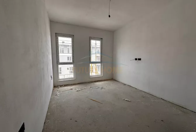 Shtepi ne shitje Apartament ne Tirane, 2+1, Mobilimi Bosh, pa mobiluar, Pagesa 98,000  Euro.