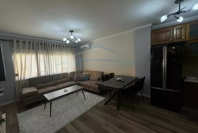 Shtepi me qera 2+1 ne Tirane - 650 Euro
