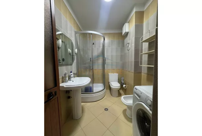 Shtepi me qera Apartament ne Tirane, 2+1, Mobilimi E mobiluar, Pagesa 650  Euro.