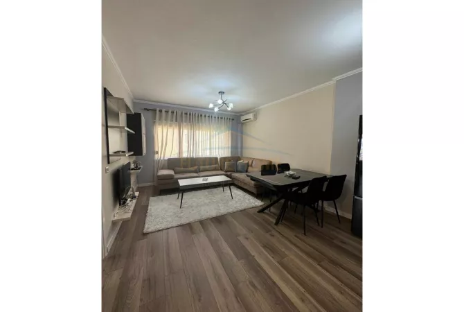 Shtepi me qera Apartament ne Tirane, 2+1, Mobilimi E mobiluar, Pagesa 650  Euro.