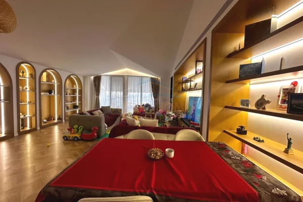 Shtepi me qera 2+1 ne Tirane - 1,800 Euro