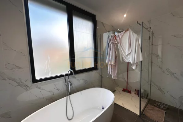 Shtepi me qera Apartament ne Tirane, 2+1, Mobilimi E mobiluar, Pagesa 1,800  Euro.