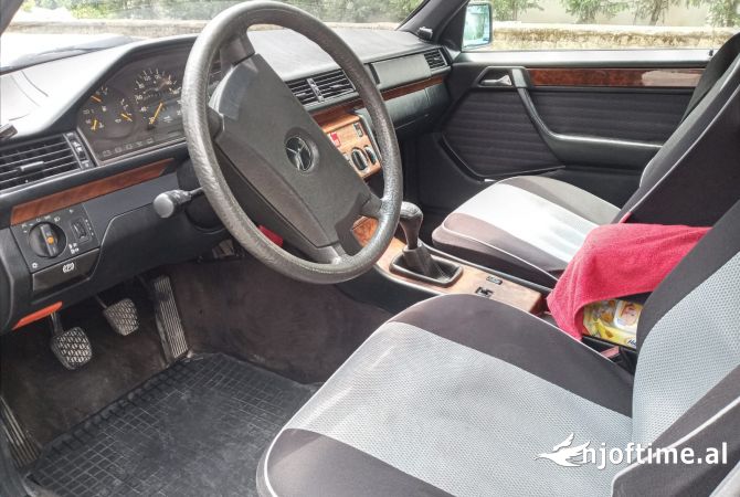 Makina ne shitje  ne Tirane - 5,000 Euro