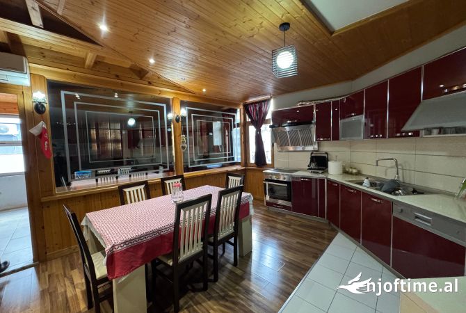 Shtepi ne shitje Apartament ne Tirane, 2+1, Mobilimi E mobiluar, Pagesa 140,000  Euro.