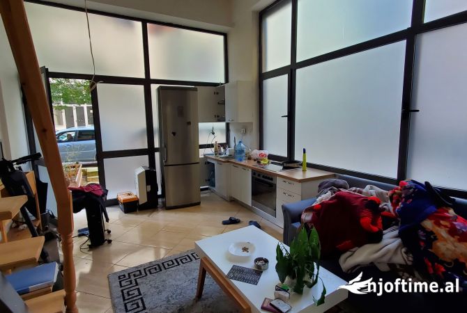 Tirane, shitet dyqan i konvertuar ne shtepi , Kati 0, 38 m2 65.000 Euro