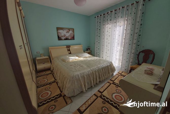 Shtepi ne shitje Shtepi Private ne Korce, 5+1, Mobilimi E mobiluar, Pagesa 250,000  Euro.