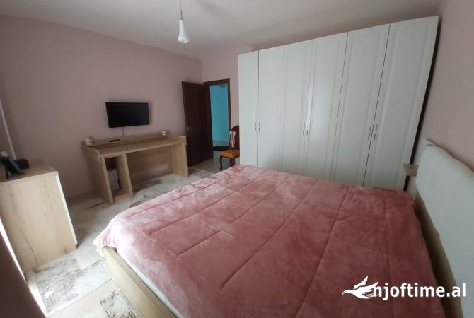 Shtepi ne shitje Shtepi Private ne Korce, 5+1, Mobilimi E mobiluar, Pagesa 250,000  Euro.