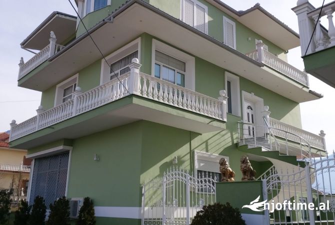 Shtepi ne shitje Shtepi Private ne Korce, 5+1, Mobilimi E mobiluar, Pagesa 250,000  Euro.