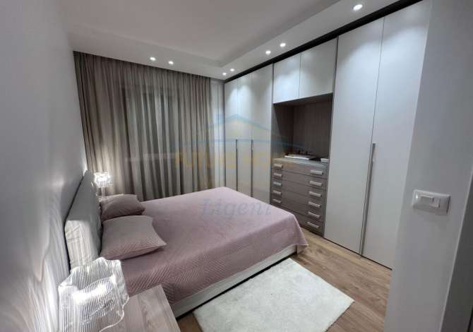 Shtepi me qera 2+1 ne Tirane - 1,200 Euro